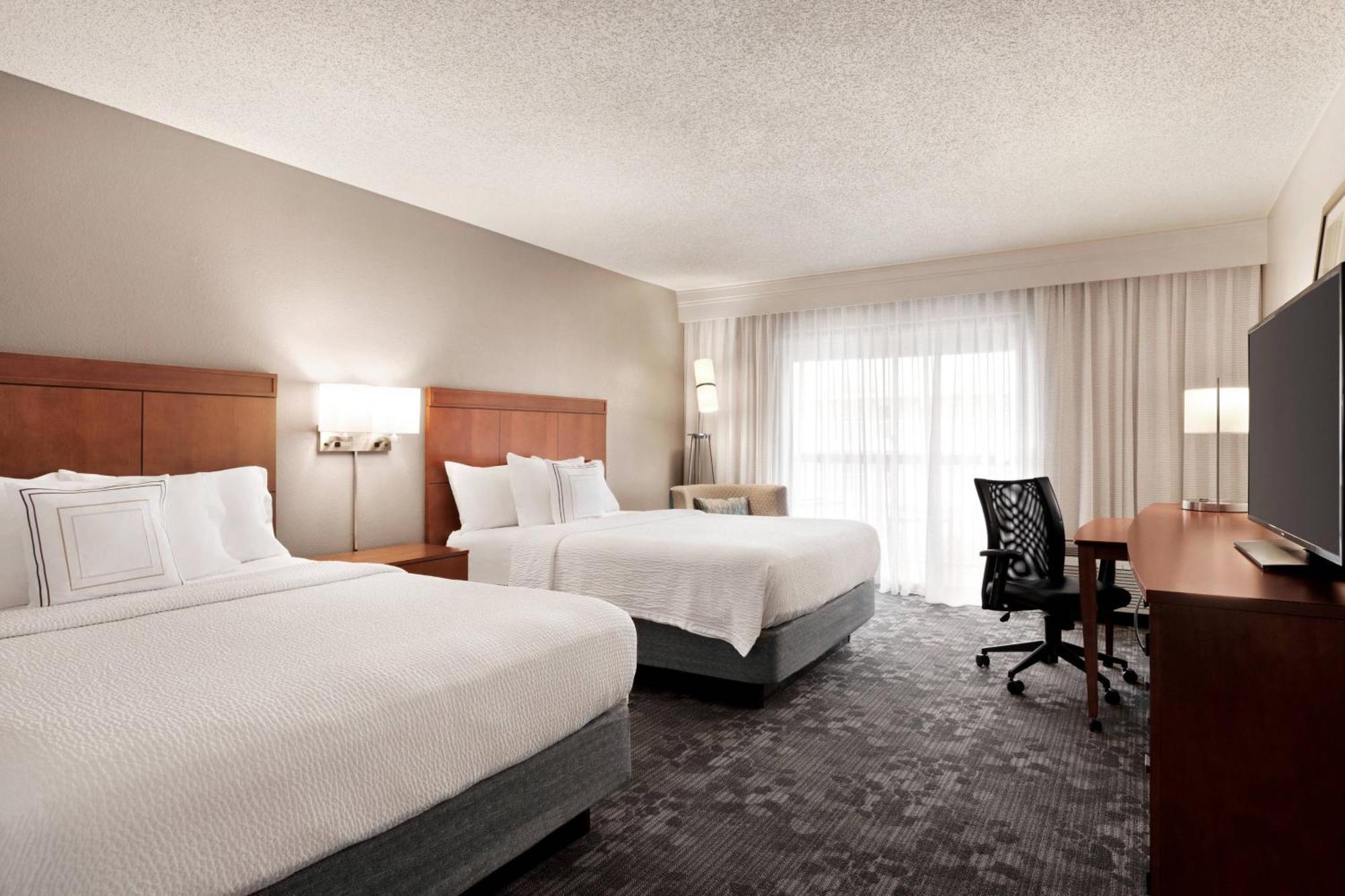 Courtyard By Marriott Tulsa Central Exterior photo