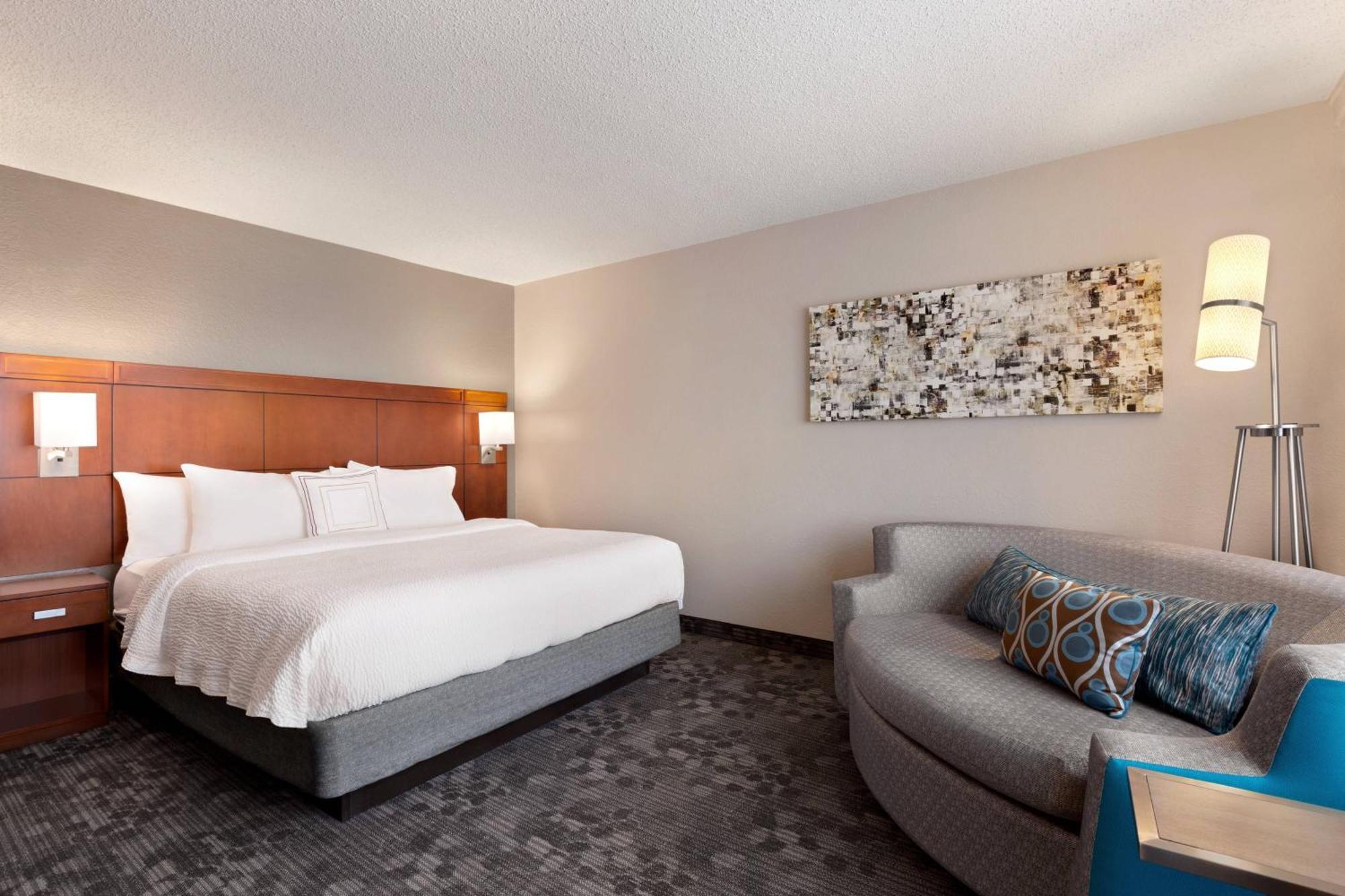 Courtyard By Marriott Tulsa Central Exterior photo
